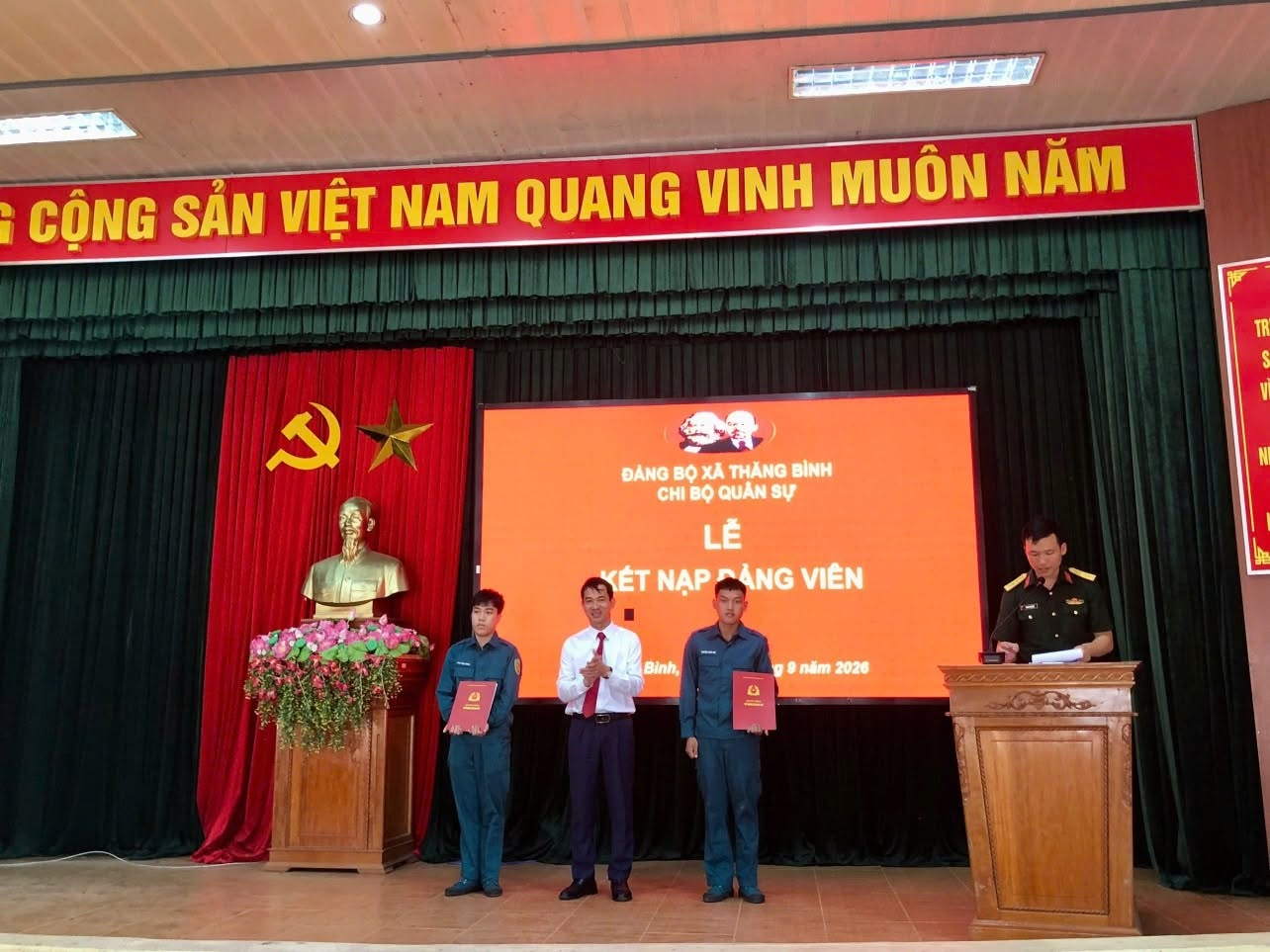Chi bộ Quân sự xã, Chi bộ trường THPT Tiểu La kết nạp quần chúng vào Đảng