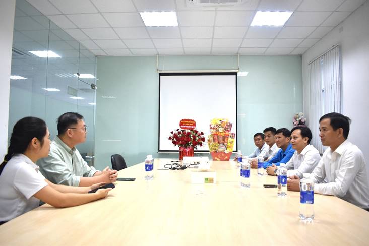 Lãnh đạo xã Thăng Bình thăm, chúc mừng doanh nghiệp, đơn vị, hộ kinh doanh nhân Ngày Doanh nhân Việt Nam
